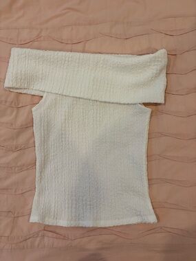 H&M Cream Off-Shoulder Textured Crop Top